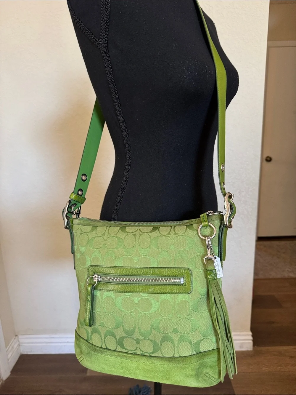 Coach Green 💚 #9362 crossbody bag with ladybug 🐞 keychain